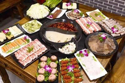 重庆崽儿火锅加盟投资解析 2021年焖锅项目投资不高，开店更轻松